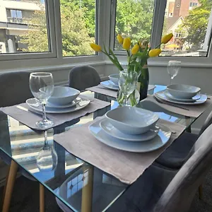 stylish-2-bedroom-town-centre-flat-near-beach.bournemouth-hotels.org/