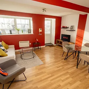 Cozy And Modern 2-bed Swansea